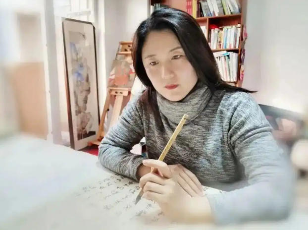 郄博英